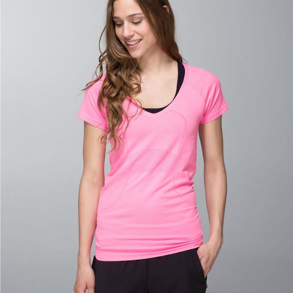 Lululemon swiftly tech v neck size 6